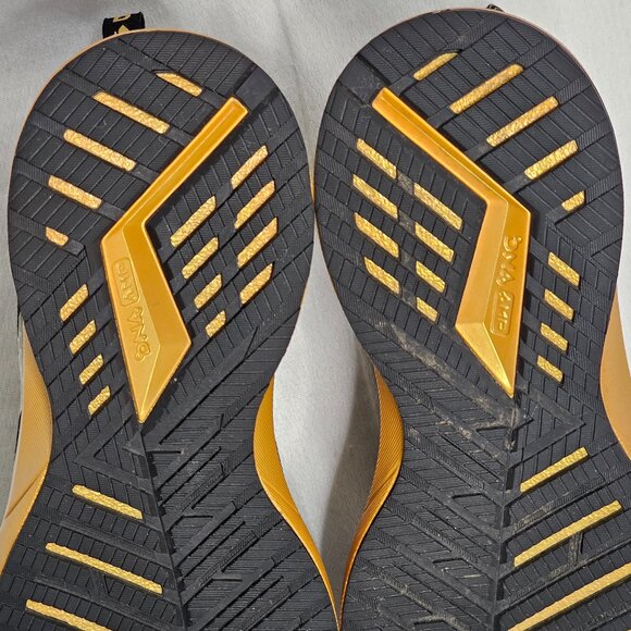 Brooks Running Levitate 4 Black Gold Victory Trainer Shoes Women's Size 8- EUC - Picture 10 of 11